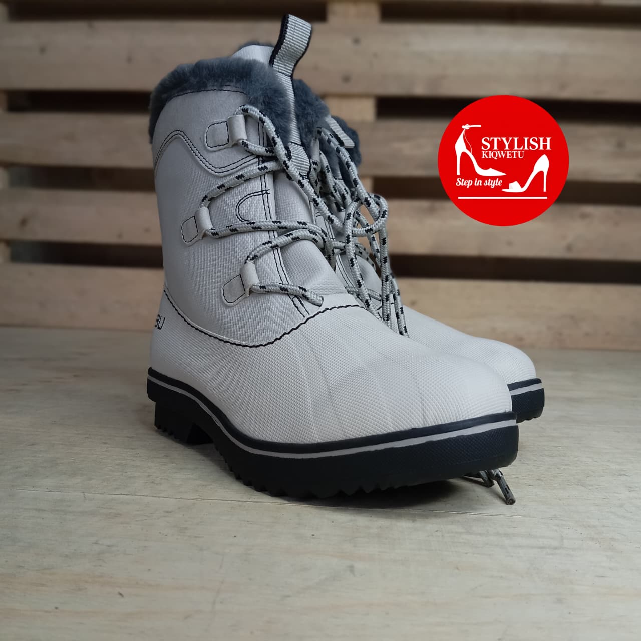 white Cold-Weather Winter & Snow Boots