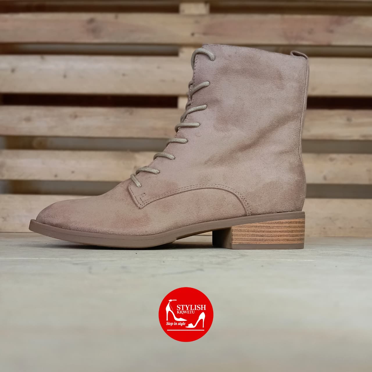 lace-up Ankle boots 1.