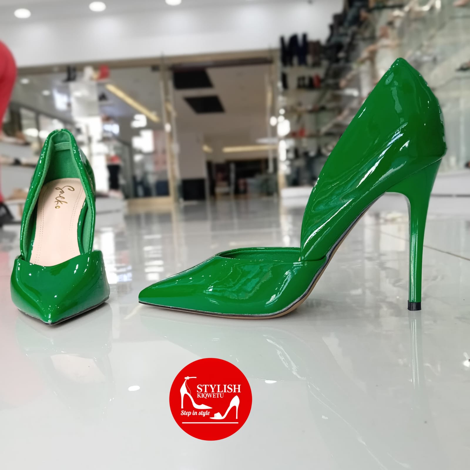 Emerald green pumps